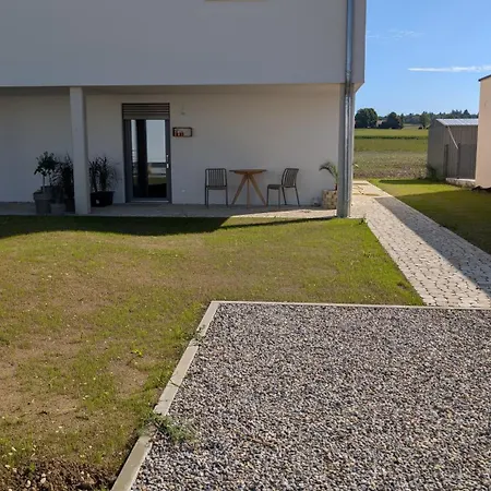 Neubau Mit Terrasse *